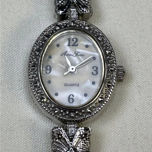 Vintage Ashley Fields Women's Silver Medal Link Watch SKU 5372 - Picture 2 of 7